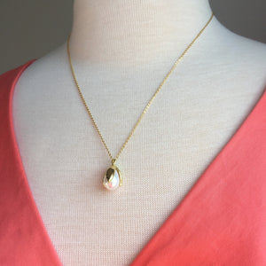 Single Pearl Tulip drop / Gold chain necklace
