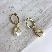 Gold Circle w/ Pearl Dangle — Post Earrings