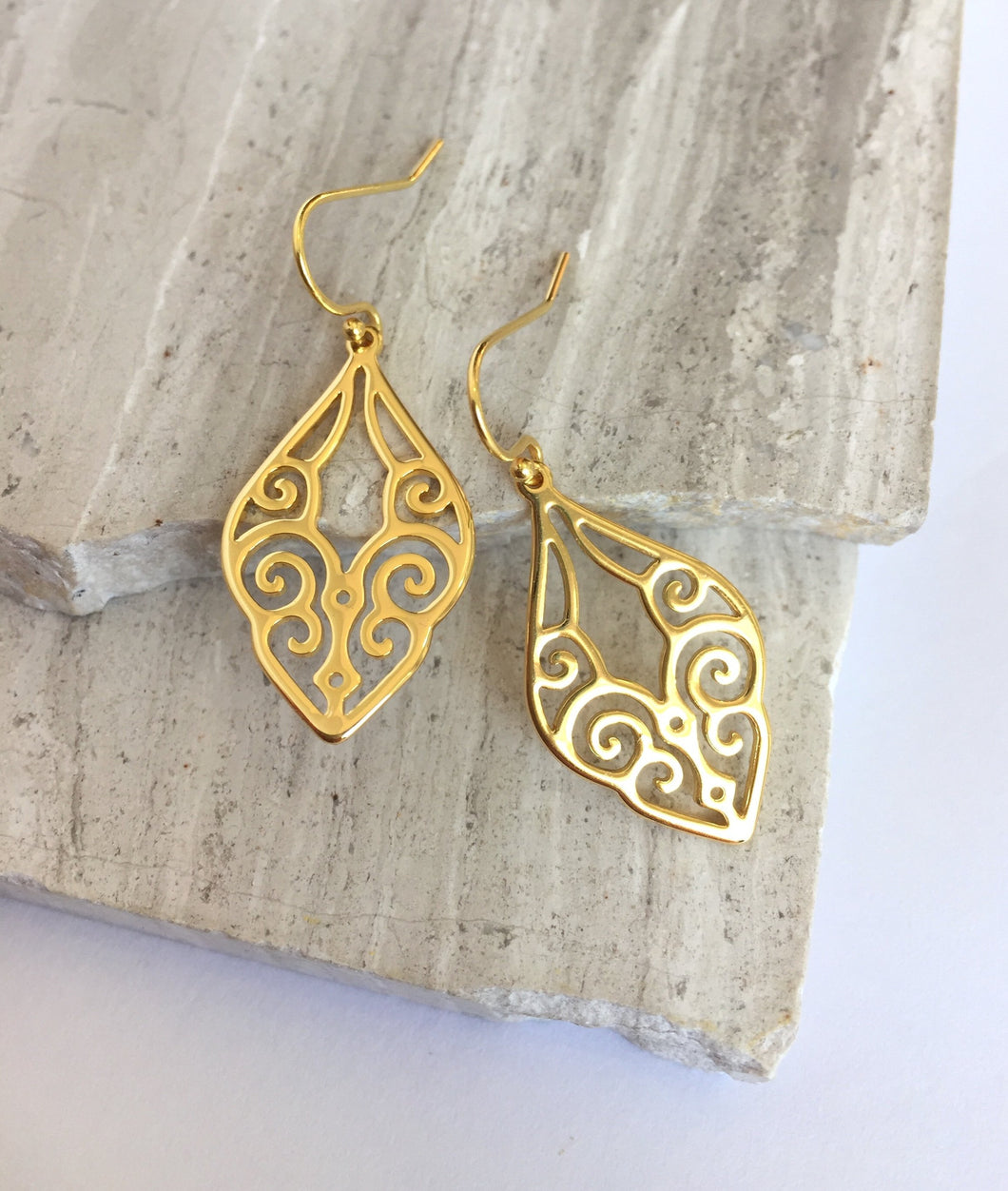 Intricate Art Deco gold fan earrings